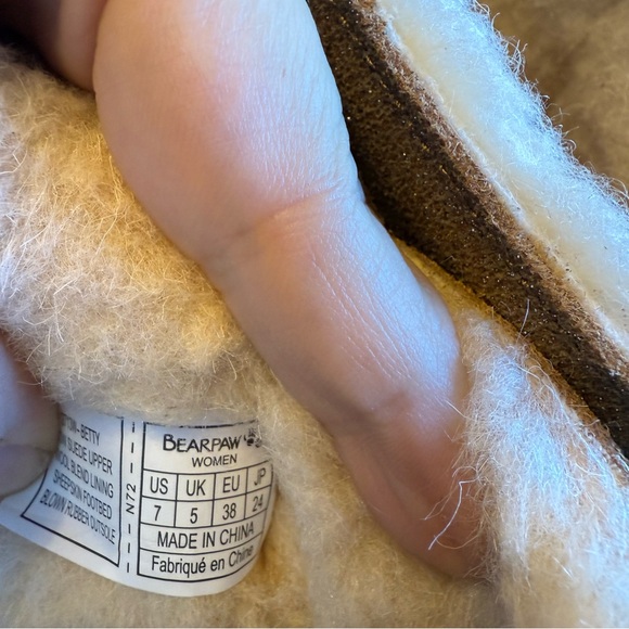 BearPaw Boots Shearling Lined Boots women 7 - Picture 9 of 11